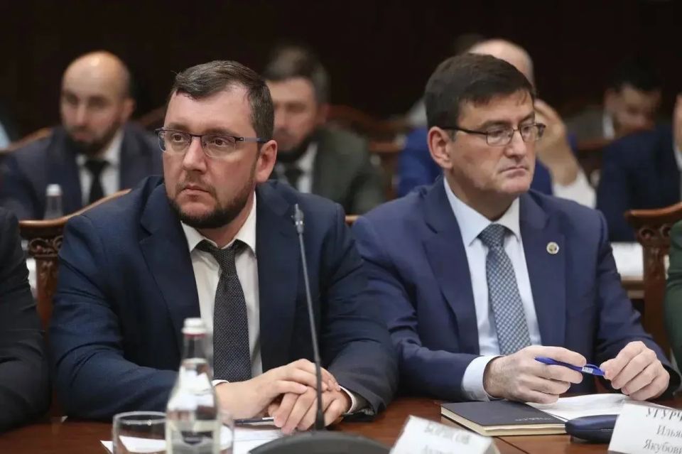 Еще одним вопросом расширенного заседания Правительства Ингушетии под председательством Главы республики Махмуда-Али Калиматова стала работа с обращениями жителей Еще одним вопросом расширенного заседания Правительства Ингушетии под председательством Главы республики Махмуда-Али Калиматова стала работа с обращениями жителей