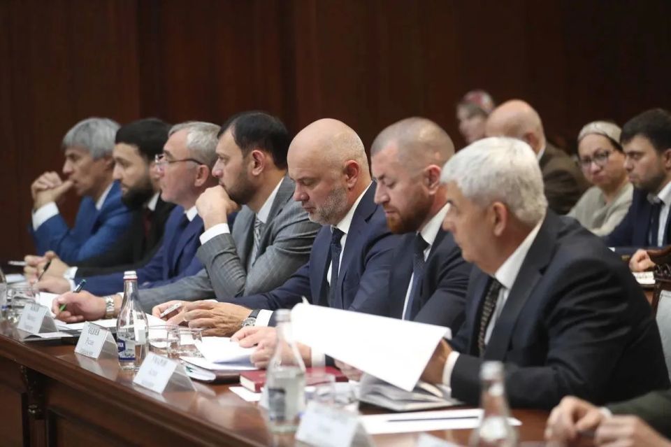 Еще одним вопросом расширенного заседания Правительства Ингушетии под председательством Главы республики Махмуда-Али Калиматова стала работа с обращениями жителей Еще одним вопросом расширенного заседания Правительства Ингушетии под председательством Главы республики Махмуда-Али Калиматова стала работа с обращениями жителей