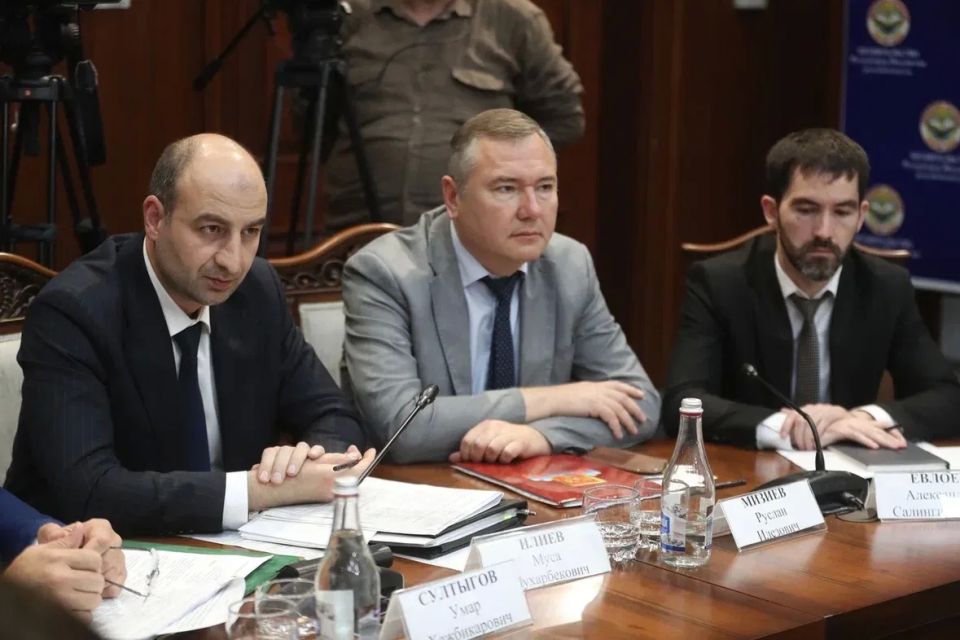 В Правительстве Ингушетии под председательством Главы республики Махмуда-Али Калиматова состоялось расширенное еженедельное заседание В Правительстве Ингушетии под председательством Главы республики Махмуда-Али Калиматова состоялось расширенное еженедельное заседание
