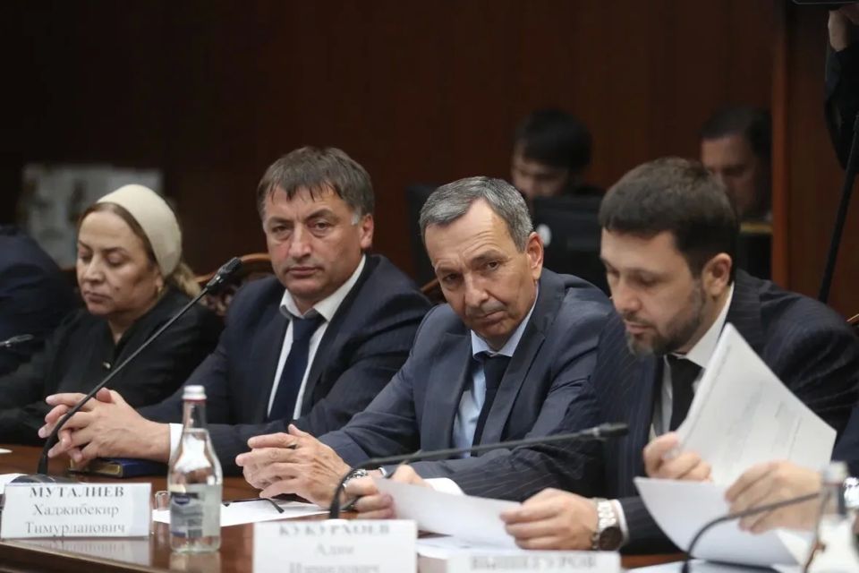 В Правительстве Ингушетии под председательством Главы республики Махмуда-Али Калиматова состоялось расширенное еженедельное заседание В Правительстве Ингушетии под председательством Главы республики Махмуда-Али Калиматова состоялось расширенное еженедельное заседание