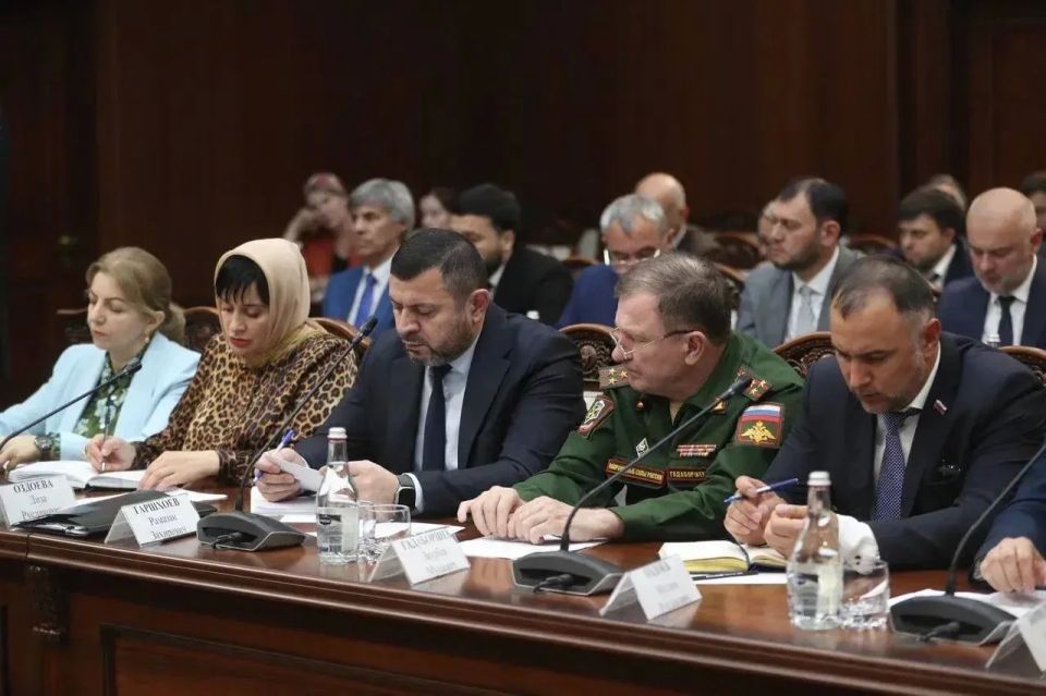 Еще одним вопросом расширенного заседания Правительства Ингушетии под председательством Главы республики Махмуда-Али Калиматова стала работа с обращениями жителей Еще одним вопросом расширенного заседания Правительства Ингушетии под председательством Главы республики Махмуда-Али Калиматова стала работа с обращениями жителей
