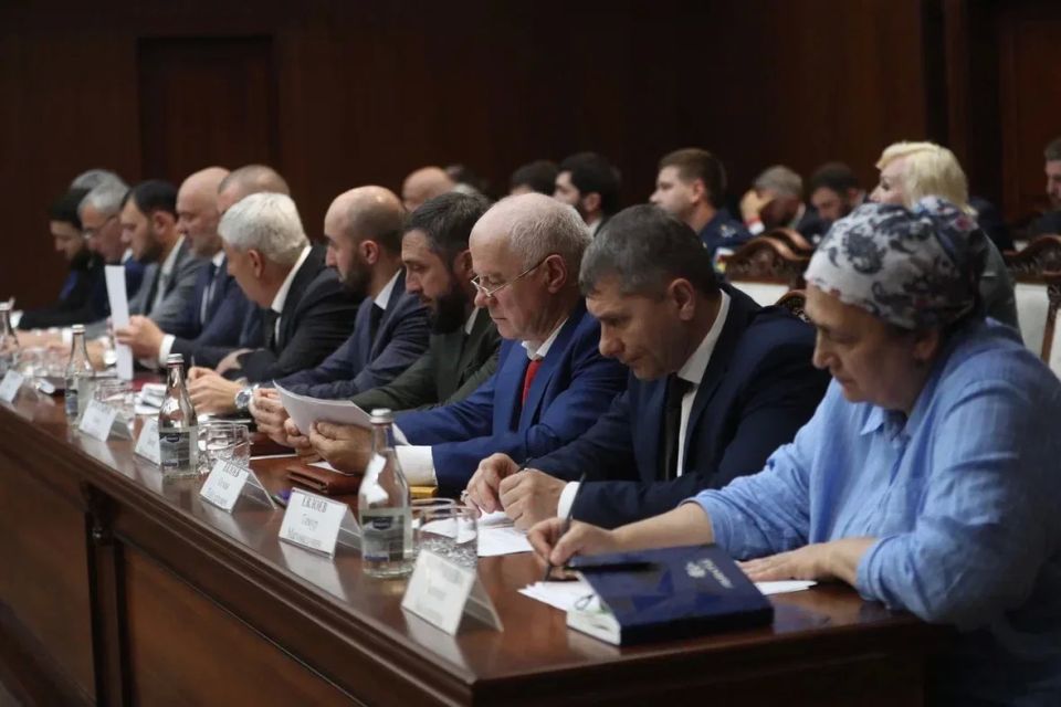 В Правительстве Ингушетии под председательством Главы республики Махмуда-Али Калиматова состоялось расширенное еженедельное заседание В Правительстве Ингушетии под председательством Главы республики Махмуда-Али Калиматова состоялось расширенное еженедельное заседание