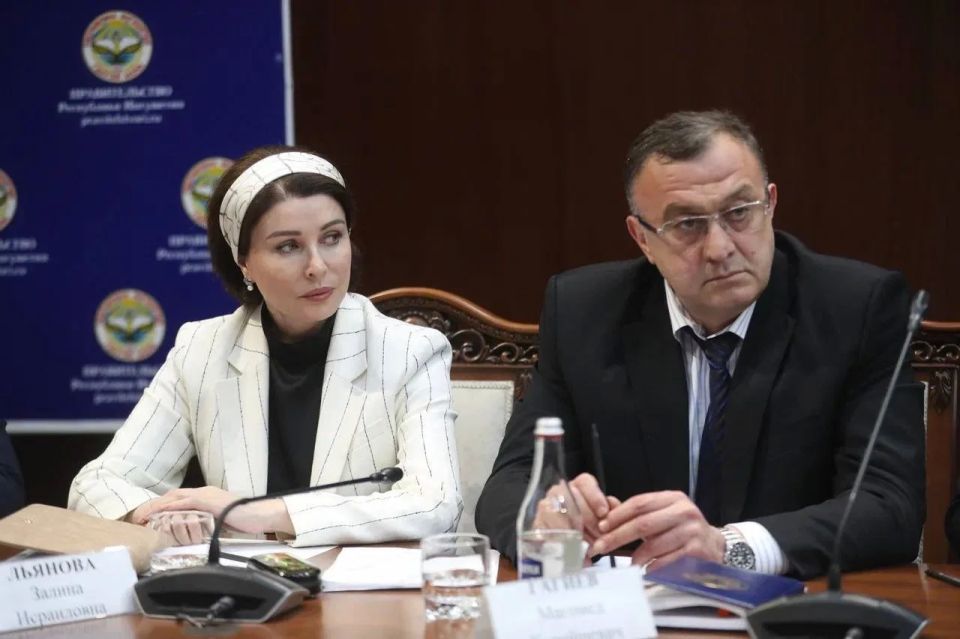 Еще одним вопросом расширенного заседания Правительства Ингушетии под председательством Главы республики Махмуда-Али Калиматова стала работа с обращениями жителей Еще одним вопросом расширенного заседания Правительства Ингушетии под председательством Главы республики Махмуда-Али Калиматова стала работа с обращениями жителей