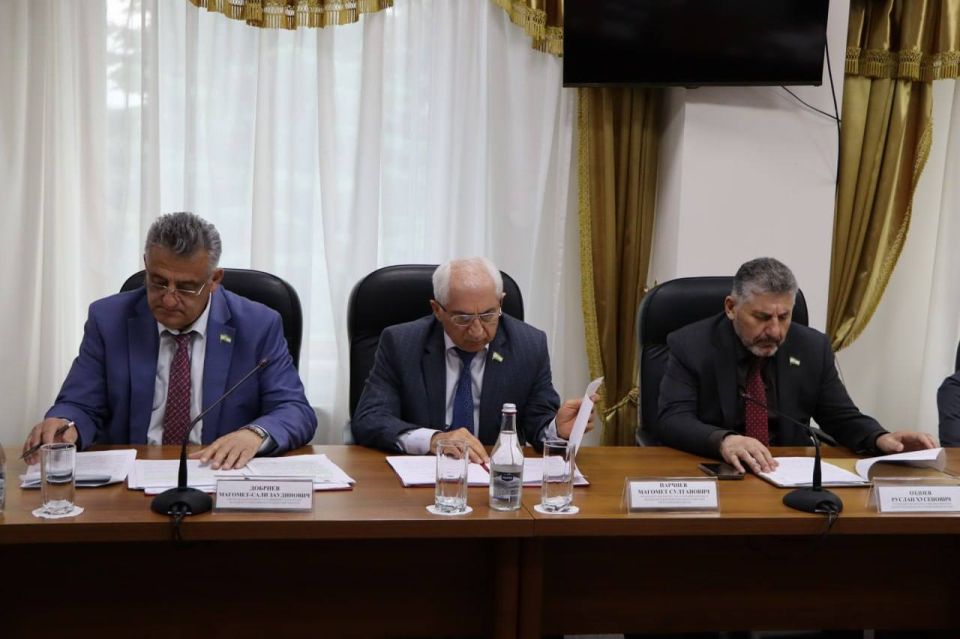 Депутаты утвердили проект повестки заседания Народного Собрания Депутаты утвердили проект повестки заседания Народного Собрания