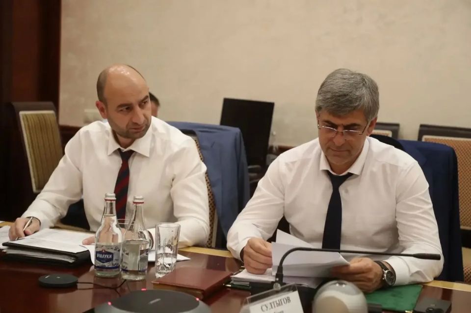 Председатель Правительства Ингушетии Владимир Сластенин принял участие в заседании президиума (штаба) Правительственной комиссии по региональному развитию в Российской Федерации, которое прошло в режиме ВКС под... Председатель Правительства Ингушетии Владимир Сластенин принял участие в заседании президиума (штаба) Правительственной комиссии по региональному развитию в Российской Федерации, которое прошло в режиме ВКС под...