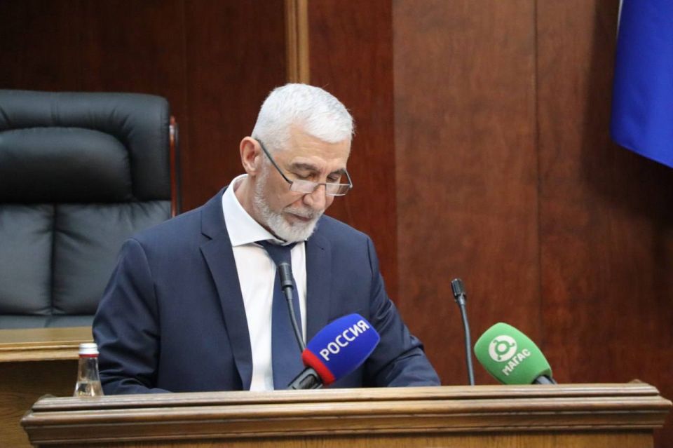 Магомет Тумгоев провел внеочередное заседание Народного Собрания РИ Магомет Тумгоев провел внеочередное заседание Народного Собрания РИ