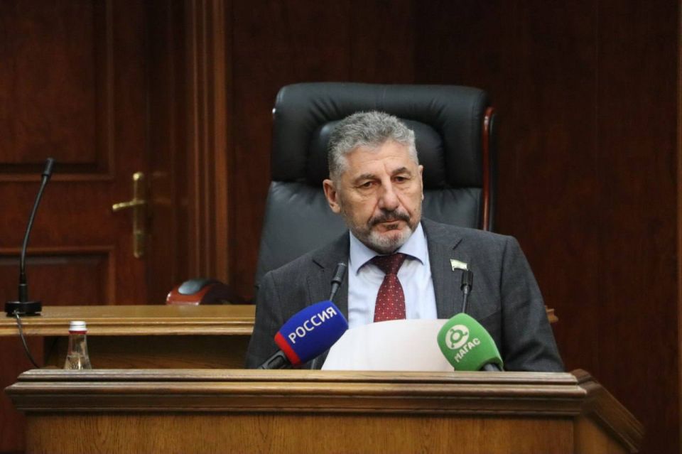 Магомет Тумгоев провел внеочередное заседание Народного Собрания РИ Магомет Тумгоев провел внеочередное заседание Народного Собрания РИ