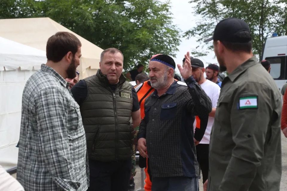 Глава Ингушетии Махмуд-Али Калиматов проконтролировал ход поисково-спасательной операции по поиску 8-летнего Хизира Дербичева, пропавшего на реке Сунжа в Карабулаке Глава Ингушетии Махмуд-Али Калиматов проконтролировал ход поисково-спасательной операции по поиску 8-летнего Хизира Дербичева, пропавшего на реке Сунжа в Карабулаке