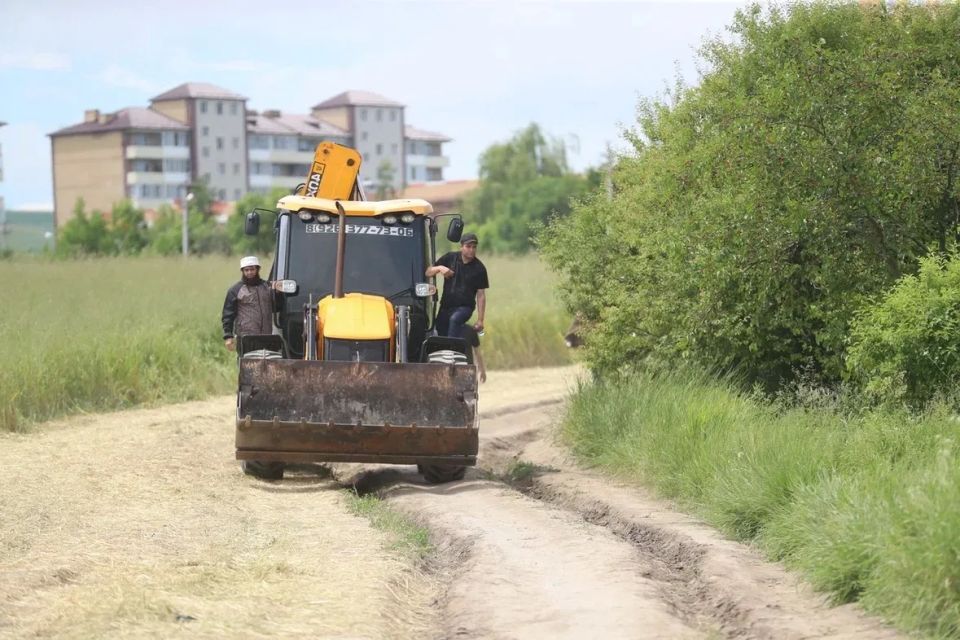 Глава Ингушетии Махмуд-Али Калиматов проконтролировал ход поисково-спасательной операции по поиску 8-летнего Хизира Дербичева, пропавшего на реке Сунжа в Карабулаке Глава Ингушетии Махмуд-Али Калиматов проконтролировал ход поисково-спасательной операции по поиску 8-летнего Хизира Дербичева, пропавшего на реке Сунжа в Карабулаке