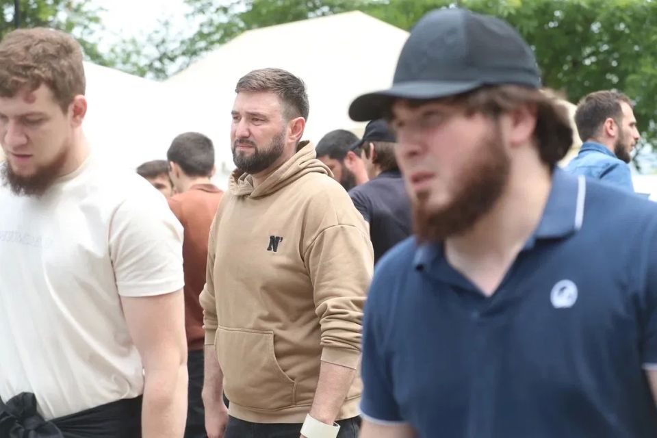 Глава Ингушетии Махмуд-Али Калиматов проконтролировал ход поисково-спасательной операции по поиску 8-летнего Хизира Дербичева, пропавшего на реке Сунжа в Карабулаке Глава Ингушетии Махмуд-Али Калиматов проконтролировал ход поисково-спасательной операции по поиску 8-летнего Хизира Дербичева, пропавшего на реке Сунжа в Карабулаке