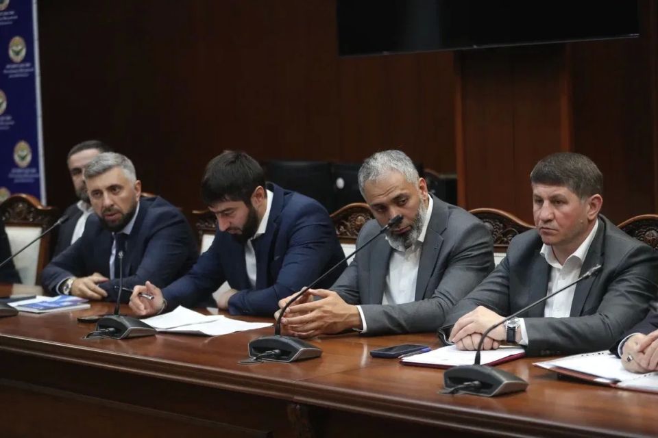 Под руководством заместителя Председателя Правительства Ингушетии Микаила Балахоева состоялось совещание, посвященное вопросам платежной дисциплины за потребленные энергоресурсы, инвентаризации объектов коммунальной... Под руководством заместителя Председателя Правительства Ингушетии Микаила Балахоева состоялось совещание, посвященное вопросам платежной дисциплины за потребленные энергоресурсы, инвентаризации объектов коммунальной...