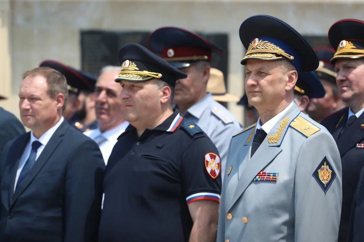 В Малгобеке почтили память защитников Отечества и сотрудников правоохранительных органов, погибших при исполнении служебного долга В Малгобеке почтили память защитников Отечества и сотрудников правоохранительных органов, погибших при исполнении служебного долга