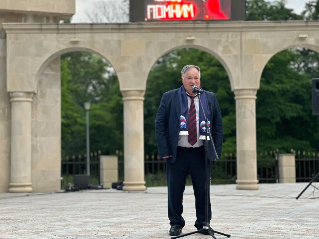 Фоторепортаж с памятного мероприятия, посвящённого Дню памяти и скорби Фоторепортаж с памятного мероприятия, посвящённого Дню памяти и скорби