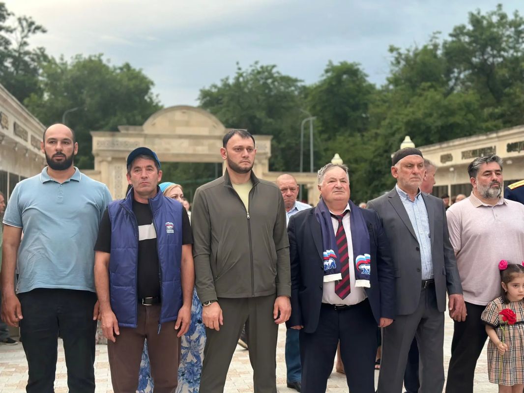 Фоторепортаж с памятного мероприятия, посвящённого Дню памяти и скорби Фоторепортаж с памятного мероприятия, посвящённого Дню памяти и скорби