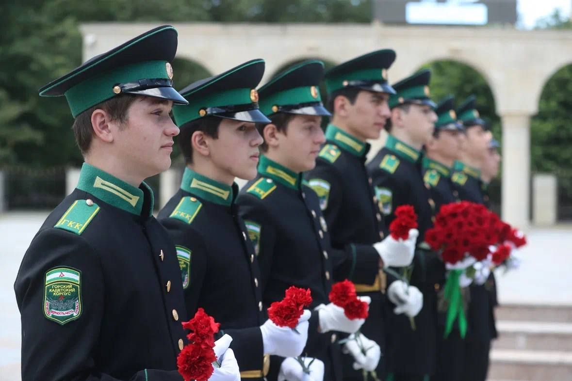 В Малгобеке почтили память защитников Отечества и сотрудников правоохранительных органов, погибших при исполнении служебного долга В Малгобеке почтили память защитников Отечества и сотрудников правоохранительных органов, погибших при исполнении служебного долга