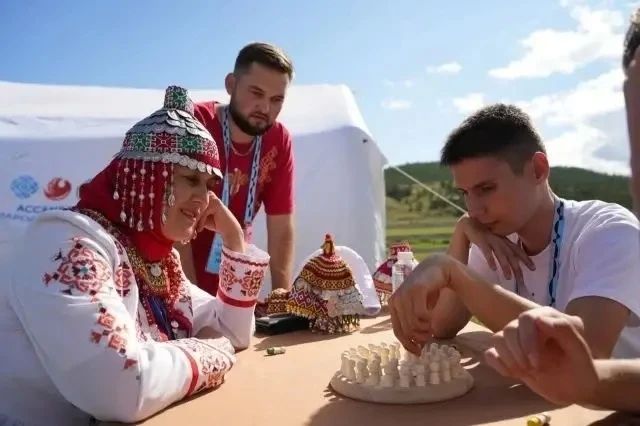 Побережье озера Байкал станет точкой притяжения молодежи России этим летом Побережье озера Байкал станет точкой притяжения молодежи России этим летом