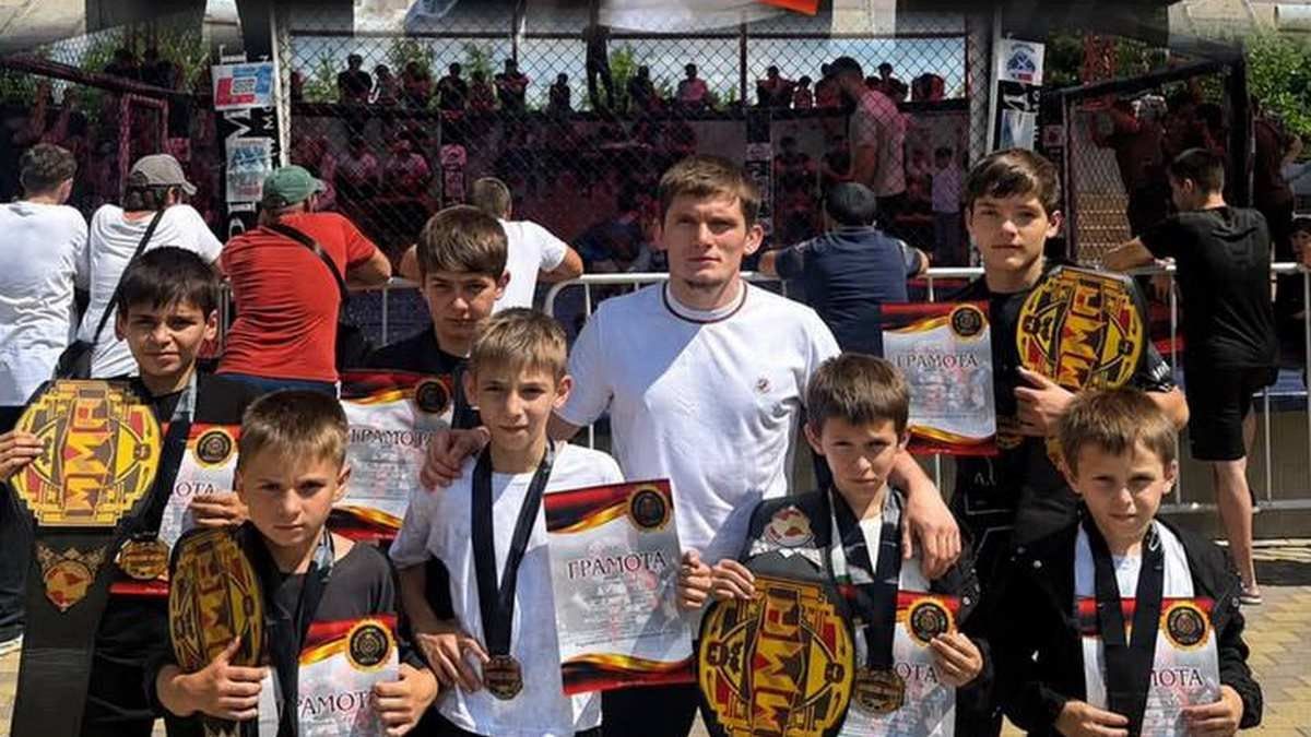 Спортсмены из Ингушетии завоевали семь медалей на турнире по ММА в Моздоке