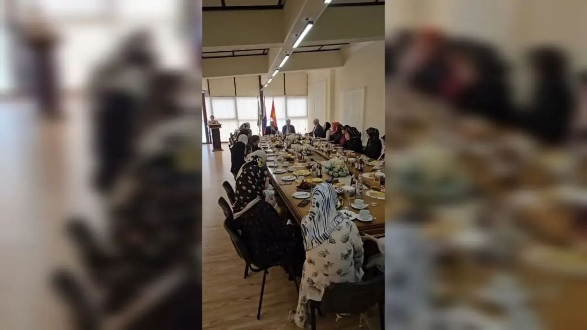В День семьи, любви и верности мэр Магаса Муса Темурзиев встретился с матерями и вдовами участников СВО