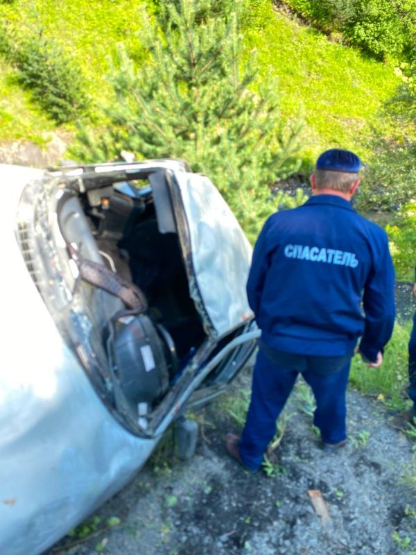В 15:30 по мск 10.07.2026 года в Центр обработки вызовов «Служба 112» поступило сообщение о дорожно-транспортном происшествии в Джейрахском районе по автодороге с.п. Гули - с.п. Джейрах В 15:30 по мск 10.07.2026 года в Центр обработки вызовов «Служба 112» поступило сообщение о дорожно-транспортном происшествии в Джейрахском районе по автодороге с.п. Гули - с.п. Джейрах