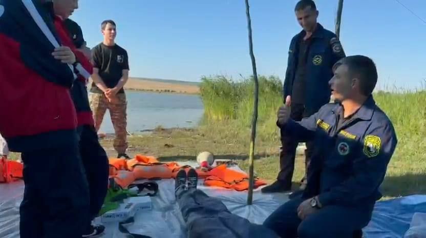 Спасатели ПСО «Тарко» провели урок безопасности на воде для юных победителей «Школы безопасности» Спасатели ПСО «Тарко» провели урок безопасности на воде для юных победителей «Школы безопасности»