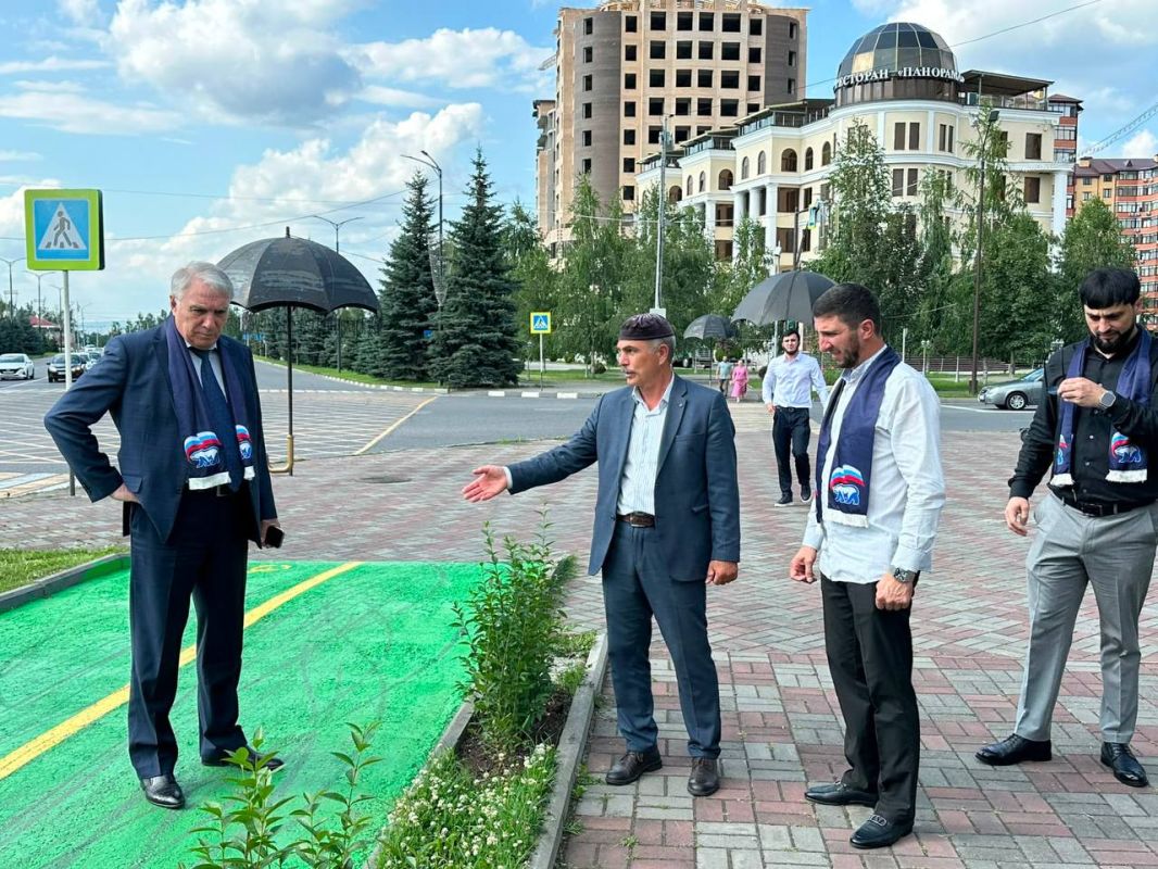 Депутаты Городского Совета г. Магас проверили озеленение города Депутаты Городского Совета г. Магас проверили озеленение города