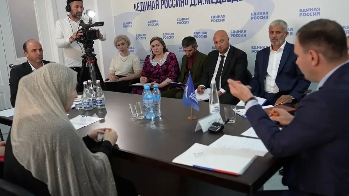 Микаил Илезов провёл личный приём жителей в Магасе Микаил Илезов провёл личный приём жителей в Магасе