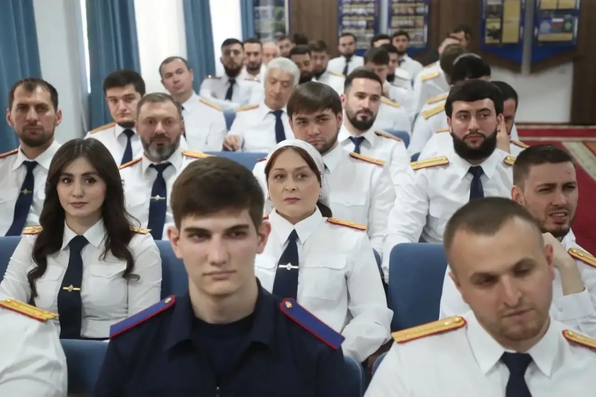 Глава Ингушетии Махмуд-Али Калиматов принял участие в торжественном мероприятии, посвященном Дню сотрудника органов следствия Российской Федерации Глава Ингушетии Махмуд-Али Калиматов принял участие в торжественном мероприятии, посвященном Дню сотрудника органов следствия Российской Федерации