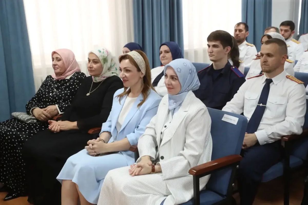 Глава Ингушетии Махмуд-Али Калиматов принял участие в торжественном мероприятии, посвященном Дню сотрудника органов следствия Российской Федерации Глава Ингушетии Махмуд-Али Калиматов принял участие в торжественном мероприятии, посвященном Дню сотрудника органов следствия Российской Федерации