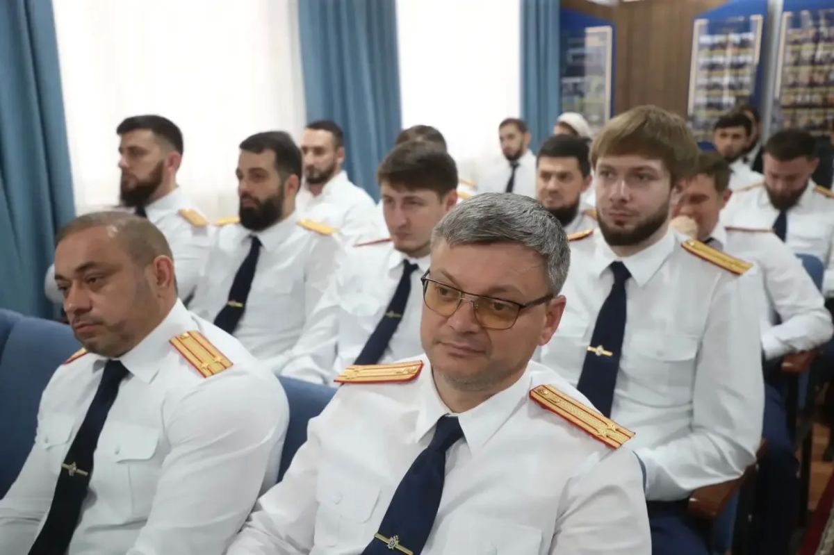 Глава Ингушетии Махмуд-Али Калиматов принял участие в торжественном мероприятии, посвященном Дню сотрудника органов следствия Российской Федерации Глава Ингушетии Махмуд-Али Калиматов принял участие в торжественном мероприятии, посвященном Дню сотрудника органов следствия Российской Федерации
