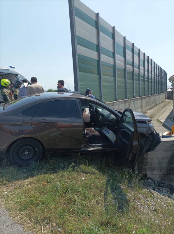 В 14:07 по мск 25.07.2026 года в Центр обработки вызовов "Служба 112" поступило сообщение о дорожно-транспортном происшествии по ФАД Р-217 «Кавказ» в районе Центр-Камаза В 14:07 по мск 25.07.2026 года в Центр обработки вызовов "Служба 112" поступило сообщение о дорожно-транспортном происшествии по ФАД Р-217 «Кавказ» в районе Центр-Камаза