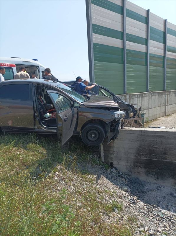 В 14:07 по мск 25.07.2026 года в Центр обработки вызовов "Служба 112" поступило сообщение о дорожно-транспортном происшествии по ФАД Р-217 «Кавказ» в районе Центр-Камаза В 14:07 по мск 25.07.2026 года в Центр обработки вызовов "Служба 112" поступило сообщение о дорожно-транспортном происшествии по ФАД Р-217 «Кавказ» в районе Центр-Камаза