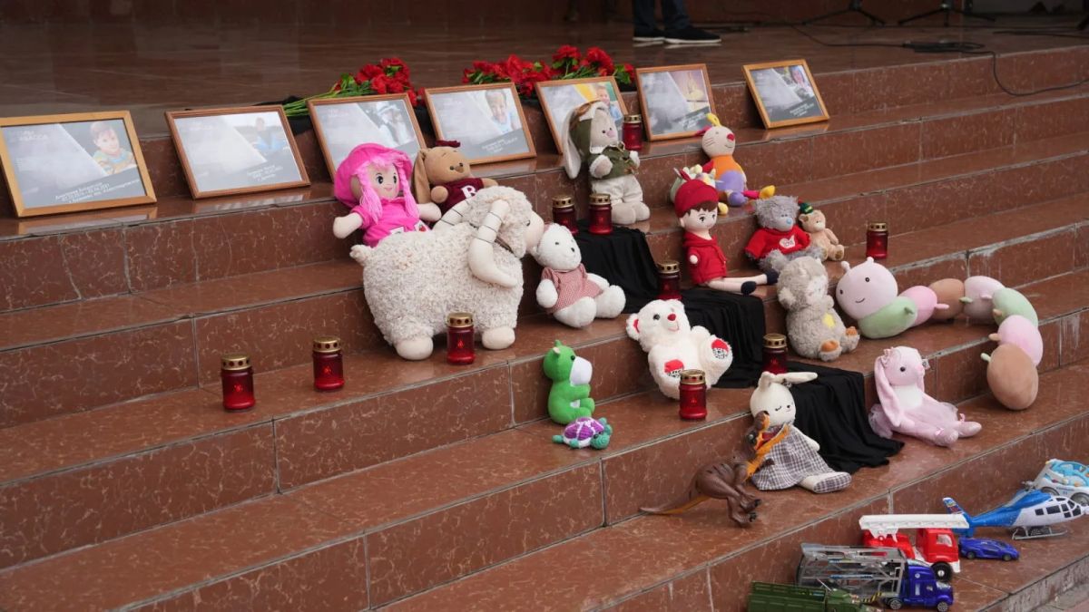 В Малгобеке почтили память детей — жертв вооруженного конфликта в Донбассе В Малгобеке почтили память детей — жертв вооруженного конфликта в Донбассе
