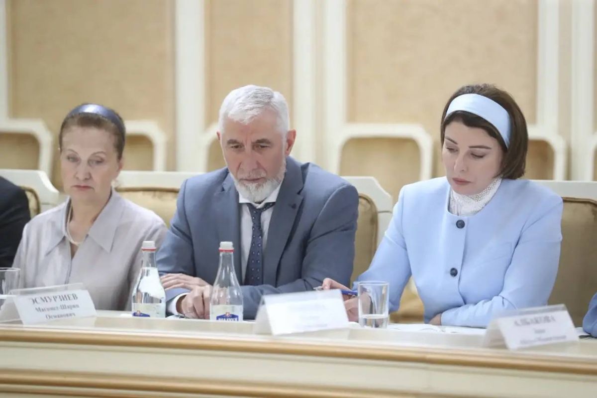 Махмуд-Али Калиматов: Провёл заседание комиссии по противодействию коррупции Махмуд-Али Калиматов: Провёл заседание комиссии по противодействию коррупции