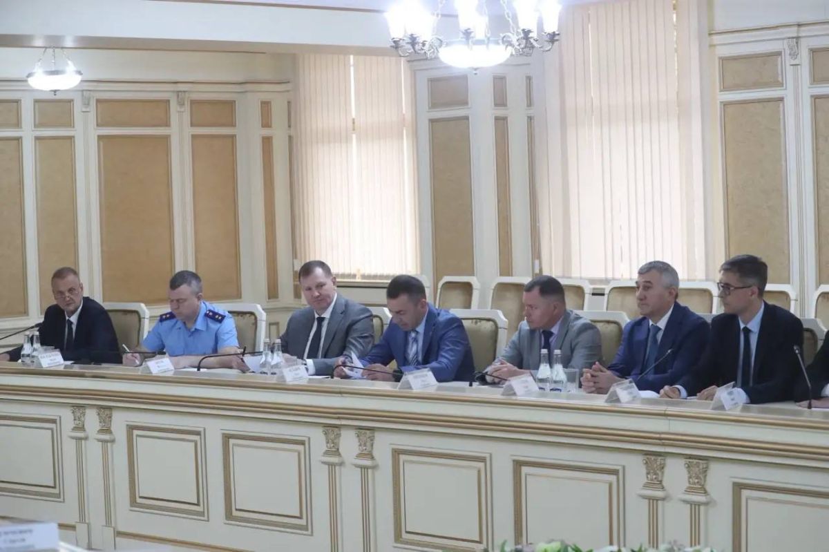 Махмуд-Али Калиматов: Провёл заседание комиссии по противодействию коррупции Махмуд-Али Калиматов: Провёл заседание комиссии по противодействию коррупции
