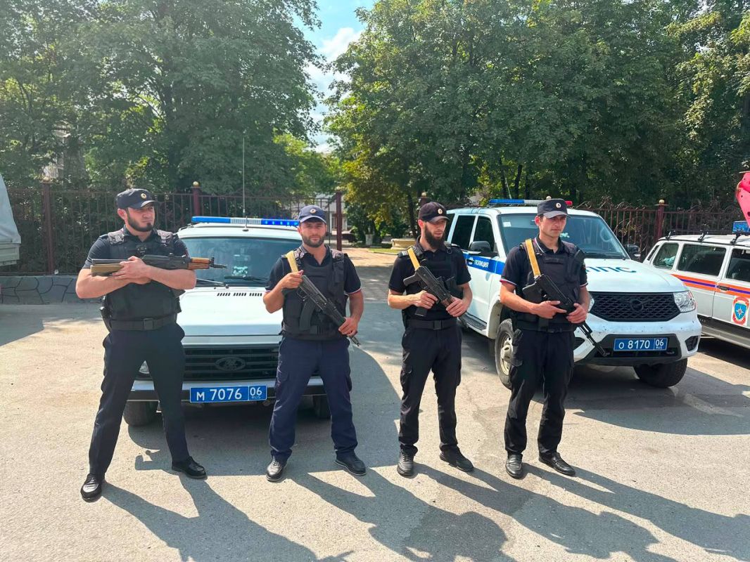 В соответствии с планом основных мероприятий Республики Ингушетия в области гражданской обороны, предупреждения и ликвидации чрезвычайных ситуаций, обеспечения пожарной безопасности и безопасности людей на водных объектах на... В соответствии с планом основных мероприятий Республики Ингушетия в области гражданской обороны, предупреждения и ликвидации чрезвычайных ситуаций, обеспечения пожарной безопасности и безопасности людей на водных объектах на...