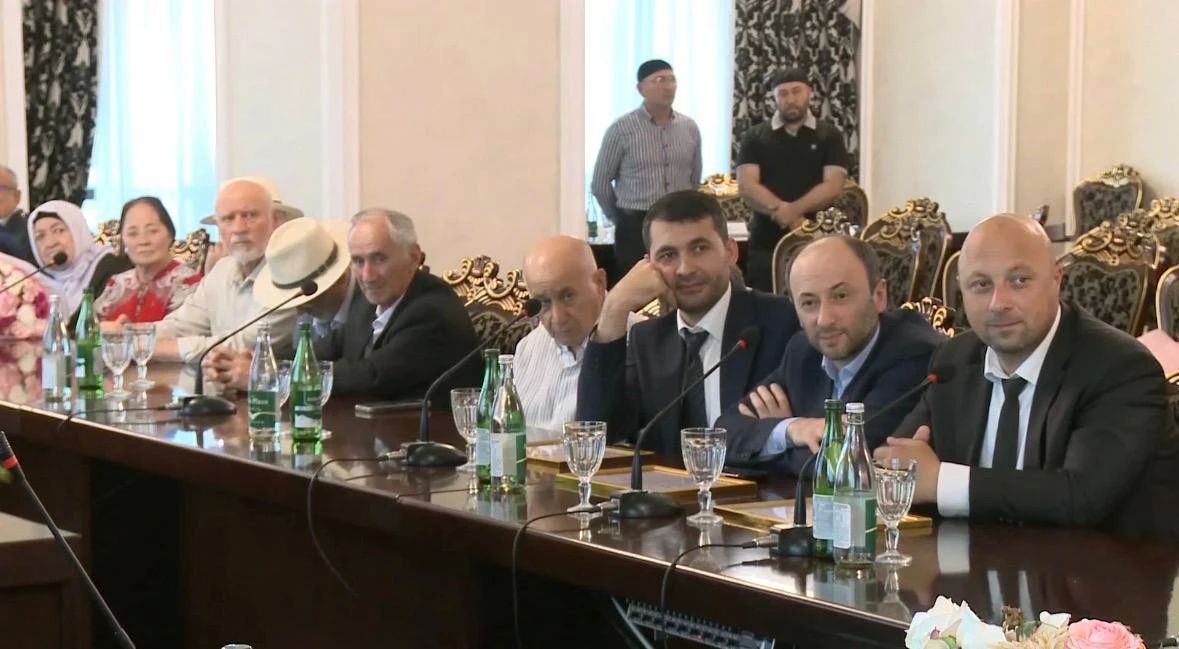 Владимир Сластенин поздравил работников строительной отрасли с Днем строителя Владимир Сластенин поздравил работников строительной отрасли с Днем строителя