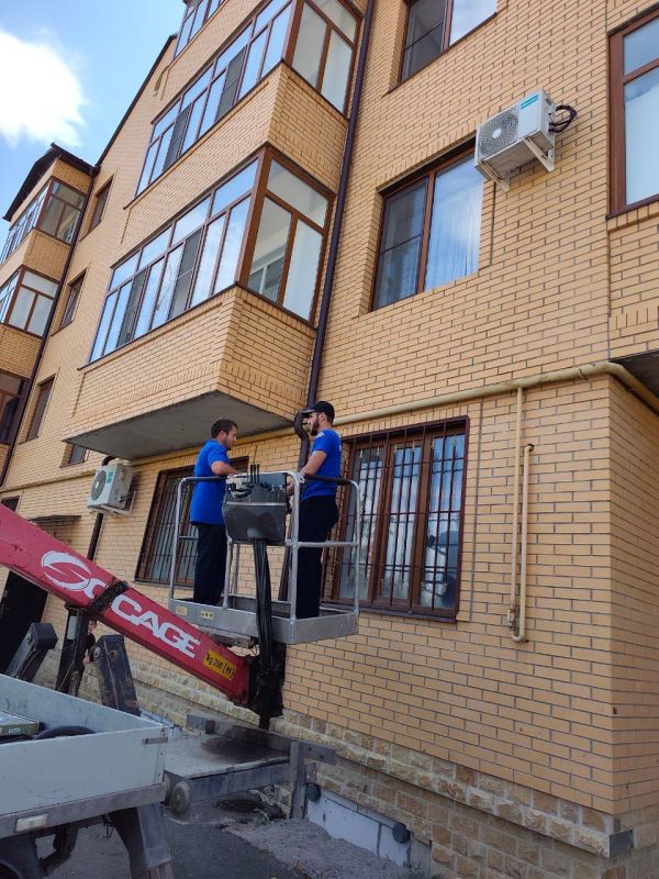 В 12:15 по мск 10.08.2026 года в Центр обработки вызовов «Служба 112» поступило сообщение о том, что по адресу: г. Сунжа улица Нурадилова 53, заблокировалась дверь квартиры внутри которой находится человек В 12:15 по мск 10.08.2026 года в Центр обработки вызовов «Служба 112» поступило сообщение о том, что по адресу: г. Сунжа улица Нурадилова 53, заблокировалась дверь квартиры внутри которой находится человек
