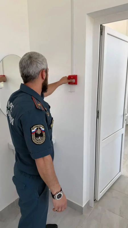 Сотрудник МЧС оценил противопожарное состояние ФАП Сунженской ЦРБ Сотрудник МЧС оценил противопожарное состояние ФАП Сунженской ЦРБ