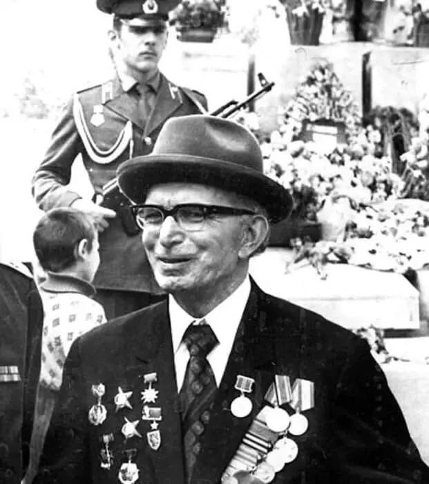 Махмуд-Али Калиматов: Сегодня исполняется 107 лет со дня рождения Абдулы Дудиевича Цороева — легендарного разведчика, уроженца Назрани, человека удивительной судьбы Махмуд-Али Калиматов: Сегодня исполняется 107 лет со дня рождения Абдулы Дудиевича Цороева — легендарного разведчика, уроженца Назрани, человека удивительной судьбы