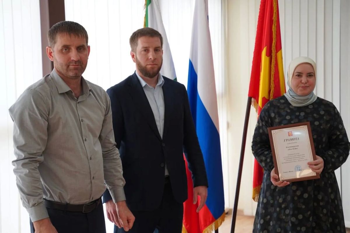 Привлекательные места для жизни включают в себя не только наши дворы, но и те, где мы проводим каждый день: магазины, салоны красоты и прочие заведения Привлекательные места для жизни включают в себя не только наши дворы, но и те, где мы проводим каждый день: магазины, салоны красоты и прочие заведения