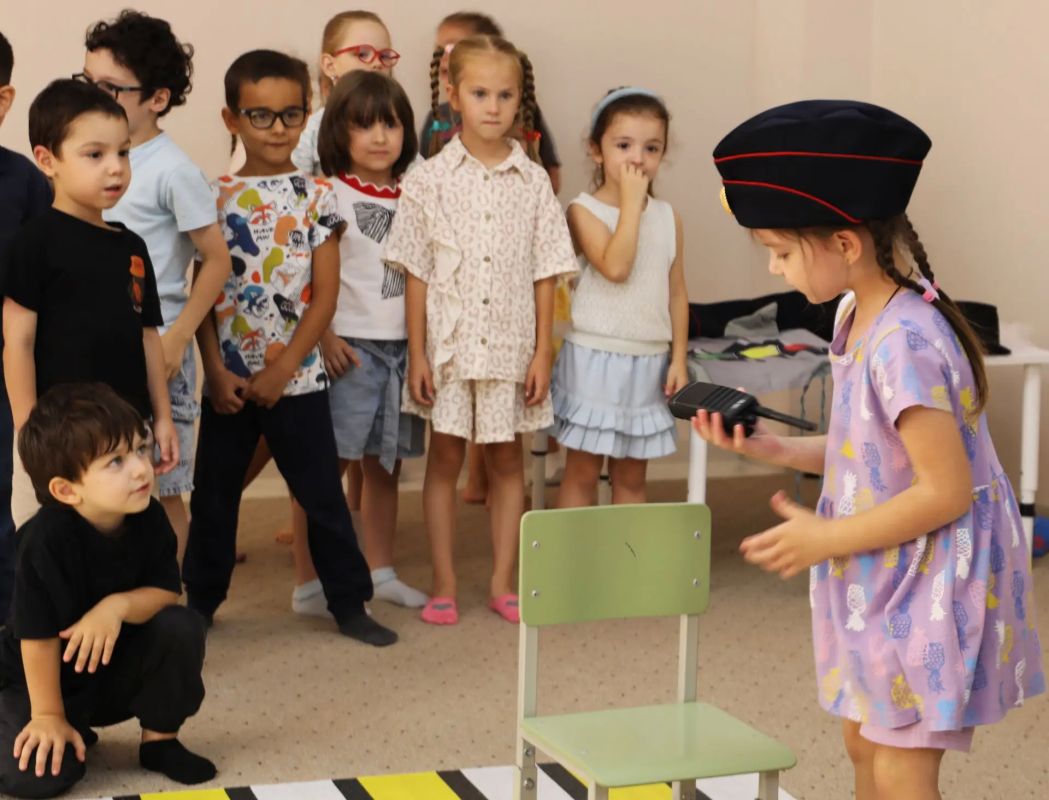Фоторепортаж: Вместе со стражами закона малыши раскрывали сказочные преступления Фоторепортаж: Вместе со стражами закона малыши раскрывали сказочные преступления
