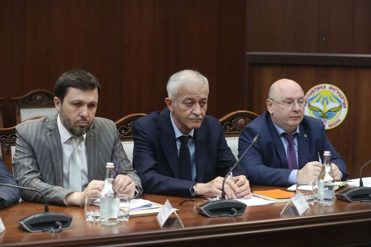 На еженедельном совещании под руководством Председателя Правительства Ингушетии Владимира Сластенина обсудили готовность образовательных организаций к новому 2026–2027 учебному году и ход капитального ремонта На еженедельном совещании под руководством Председателя Правительства Ингушетии Владимира Сластенина обсудили готовность образовательных организаций к новому 2026–2027 учебному году и ход капитального ремонта