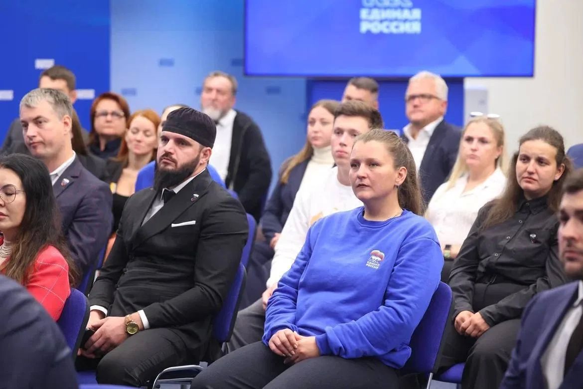 Преподаватель Пожарно-спасательного колледжа Ингушетии, профессиональный спасатель и волонтёр Асхаб Галаев принял участие во встрече руководства партии «Единая Россия» с представителями волонтёрского движения, которая прошла... Преподаватель Пожарно-спасательного колледжа Ингушетии, профессиональный спасатель и волонтёр Асхаб Галаев принял участие во встрече руководства партии «Единая Россия» с представителями волонтёрского движения, которая прошла...