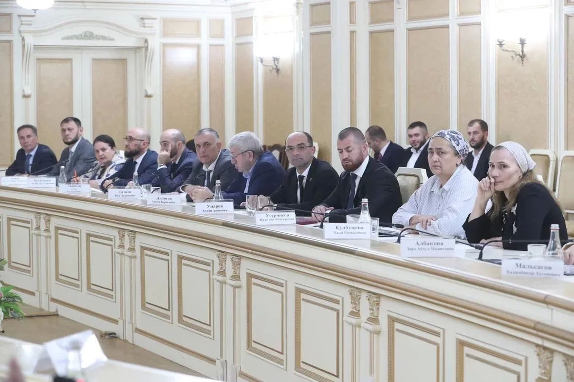 Руководитель Администрации Главы и Правительства Ингушетии Анзор Мархиев провел заседание рабочей группы по оказанию содействия избирательным комиссиям Руководитель Администрации Главы и Правительства Ингушетии Анзор Мархиев провел заседание рабочей группы по оказанию содействия избирательным комиссиям