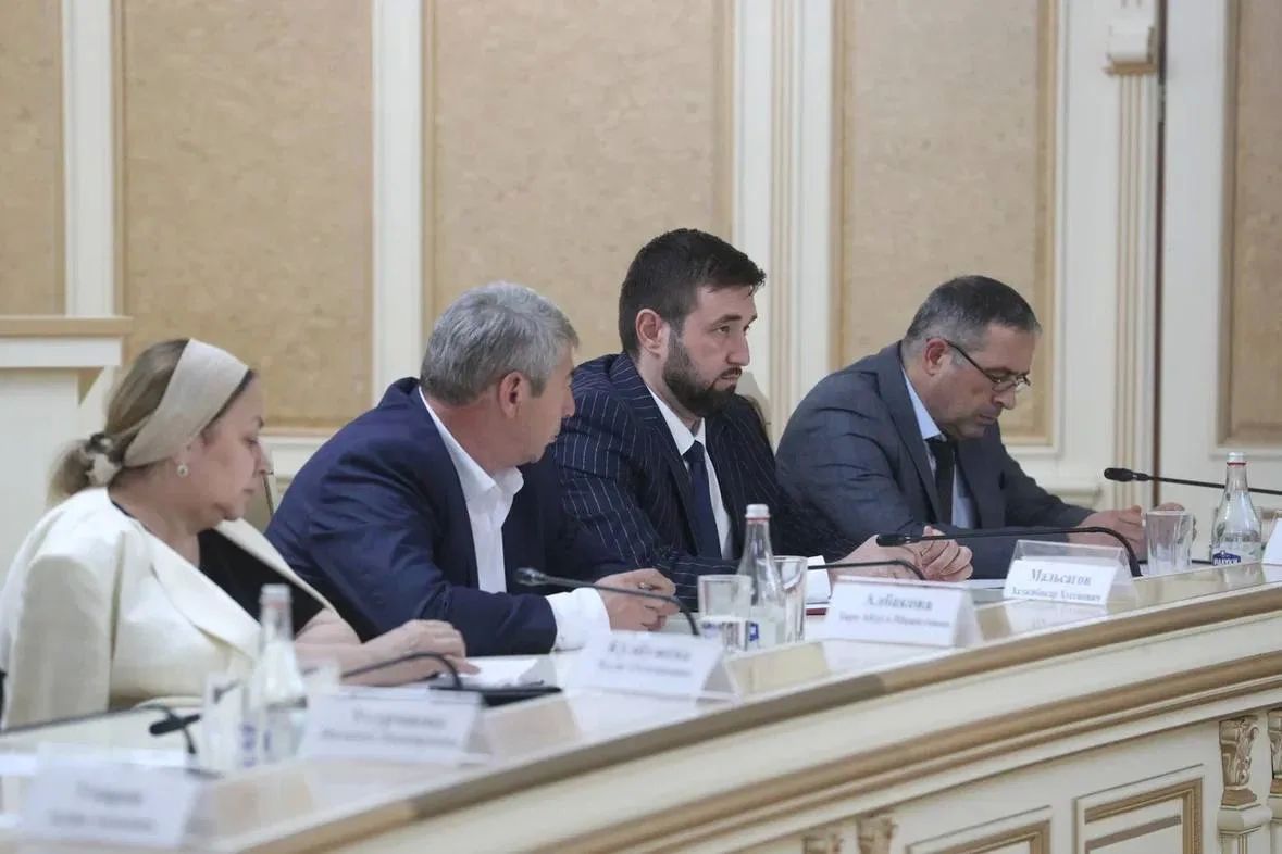 Руководитель Администрации Главы и Правительства Ингушетии Анзор Мархиев провел заседание рабочей группы по оказанию содействия избирательным комиссиям Руководитель Администрации Главы и Правительства Ингушетии Анзор Мархиев провел заседание рабочей группы по оказанию содействия избирательным комиссиям