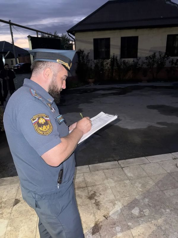 Эксперты Испытательной пожарной лаборатории и дознаватели Государственного пожарного надзора провели пожарно-техническое исследование на месте возгорания в частном жилом секторе Эксперты Испытательной пожарной лаборатории и дознаватели Государственного пожарного надзора провели пожарно-техническое исследование на месте возгорания в частном жилом секторе