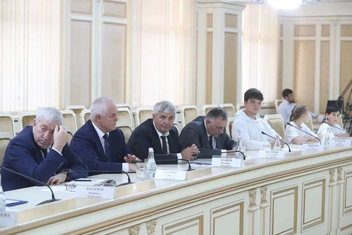 Сегодня провел заседание Регионального координационного совета по взаимодействию с «Движением Первых» Сегодня провел заседание Регионального координационного совета по взаимодействию с «Движением Первых»