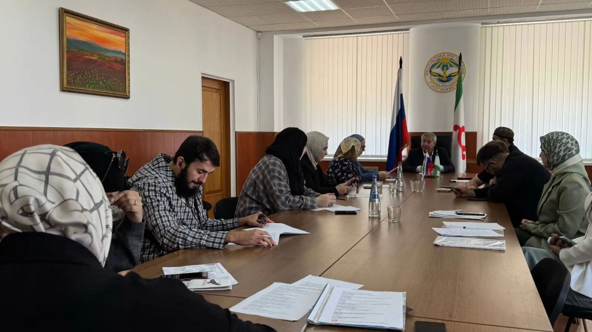 В Министерстве культуры и туризма Республики Ингушетия прошла плановая аттестация гидов-экскурсоводов В Министерстве культуры и туризма Республики Ингушетия прошла плановая аттестация гидов-экскурсоводов