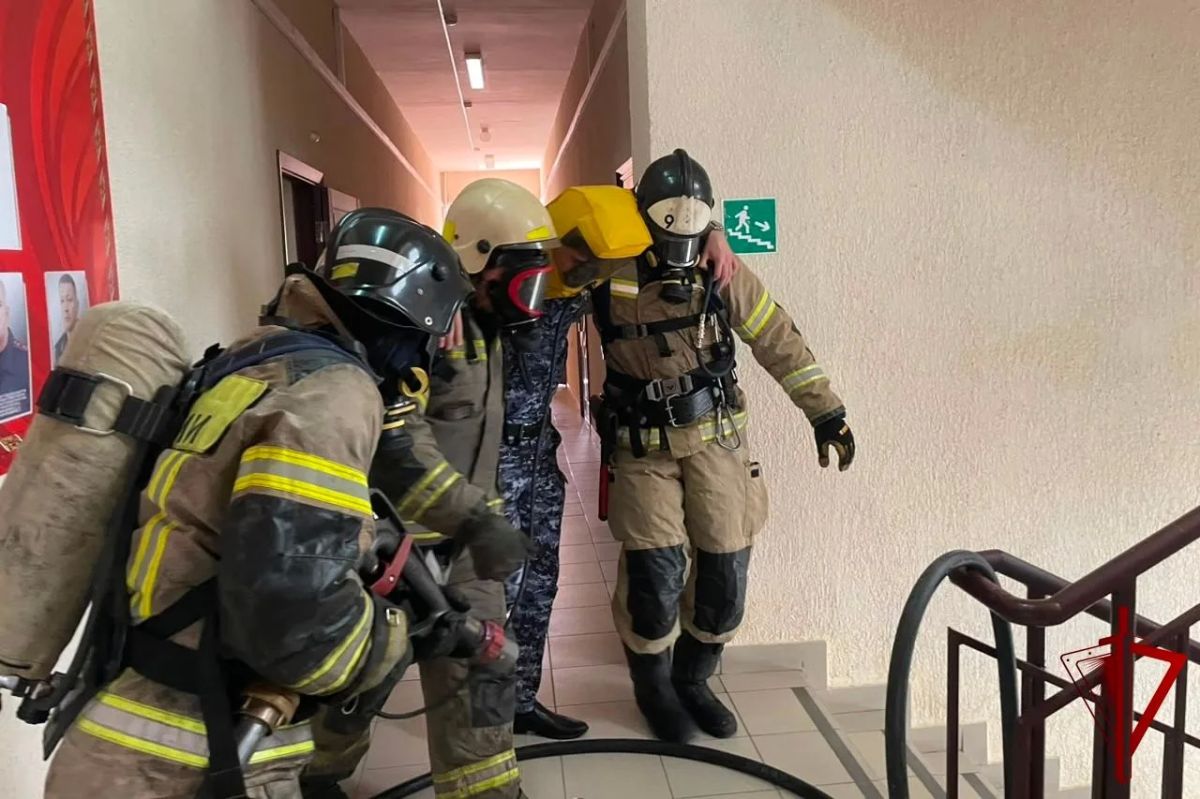 Противопожарную тренировку провели в Магасе Росгвардия и МЧС Противопожарную тренировку провели в Магасе Росгвардия и МЧС