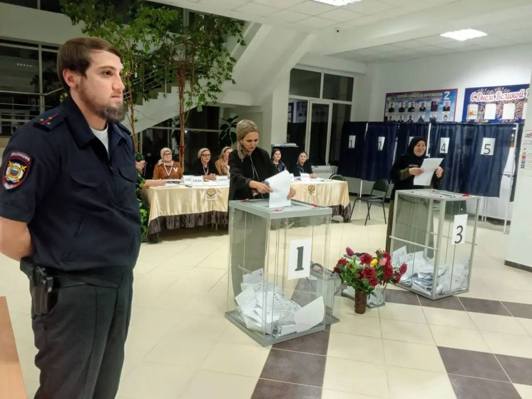 Фотоподборка: сотрудники полиции Ингушетии обеспечили безопасность и правопорядок во время проведения выборов Фотоподборка: сотрудники полиции Ингушетии обеспечили безопасность и правопорядок во время проведения выборов